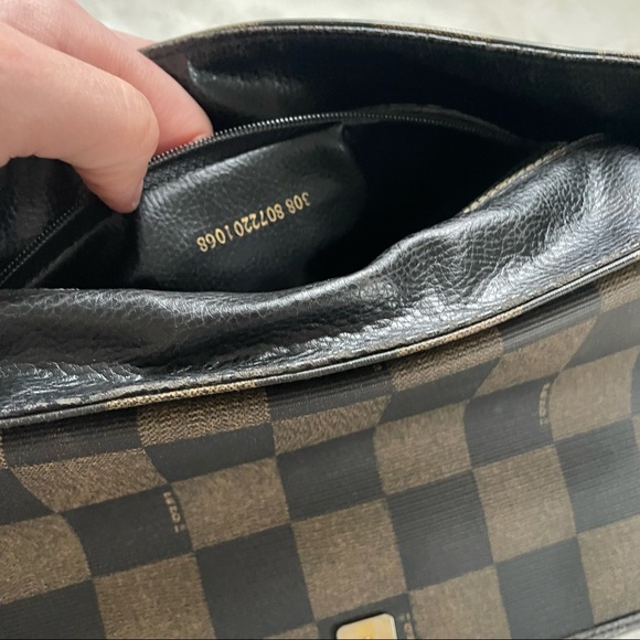Vintage Fendi crossbody bag - Picture 4 of 15